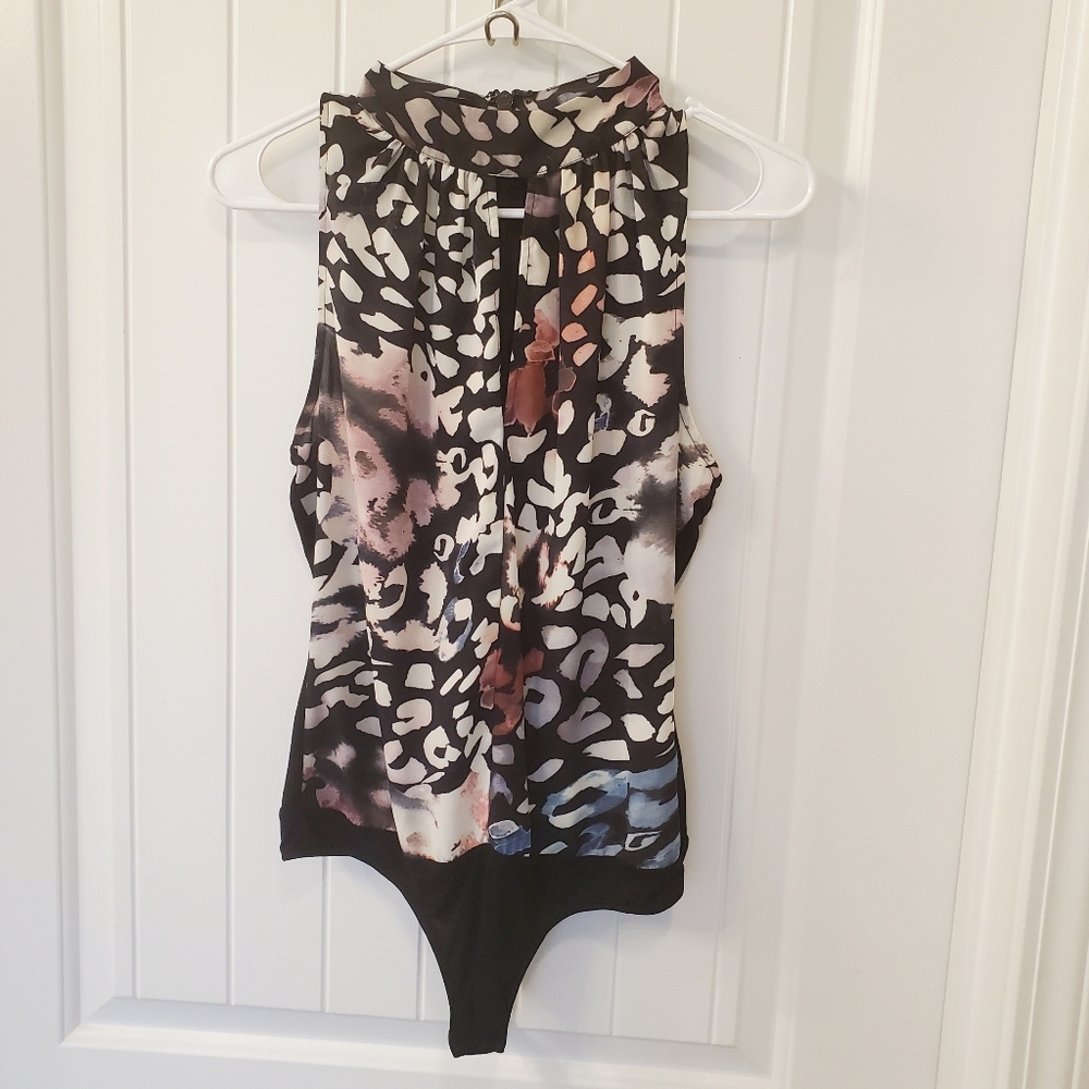 NWOT- Bebe Keyhole bodysuit